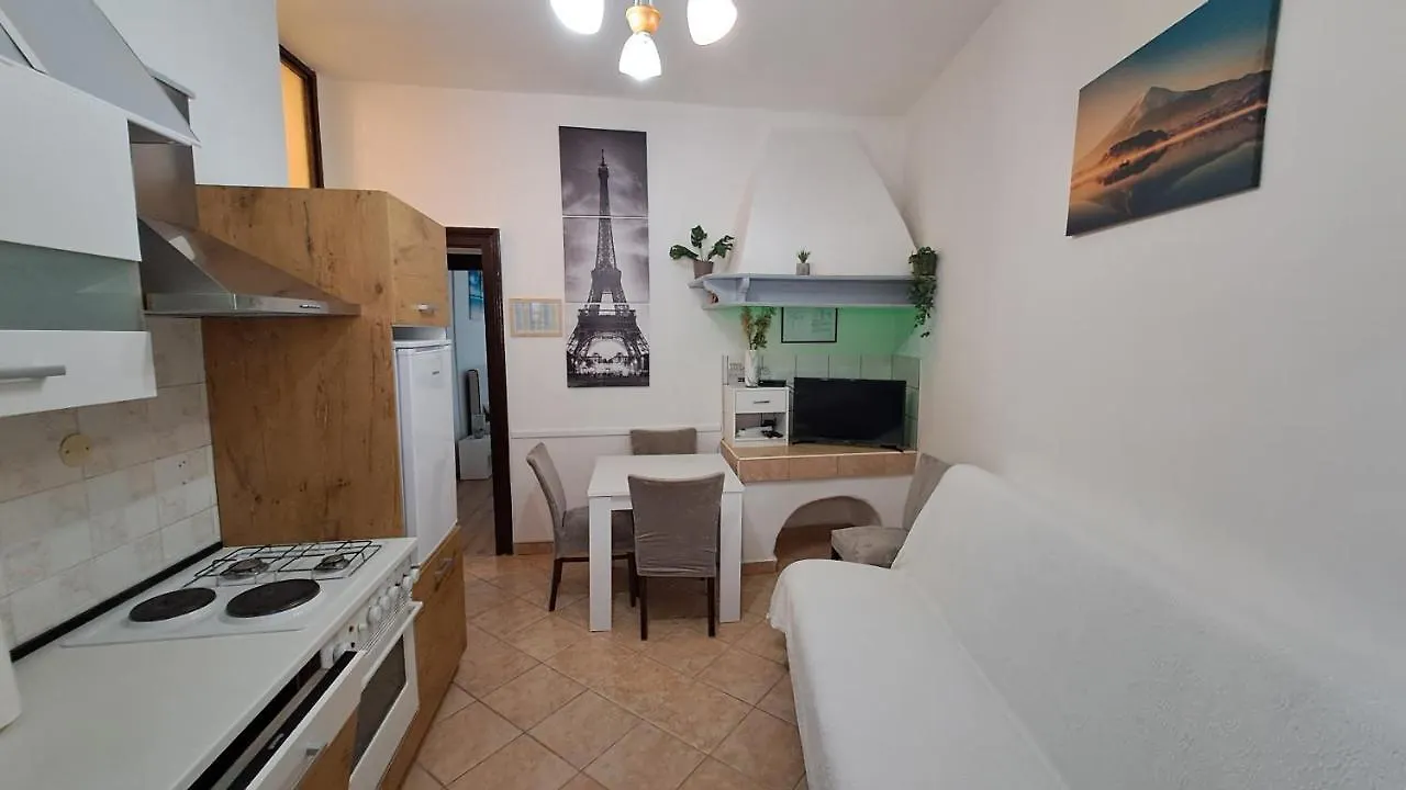 Red Blue With Private Parking And Gray Blue Apartment Pula Chorvatsko